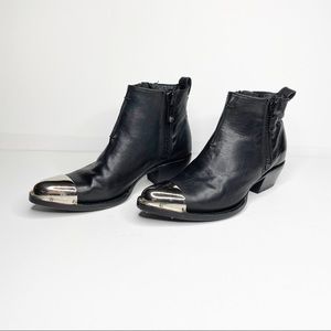 RARE Frye Sacha Metal Plate Shortie Boots